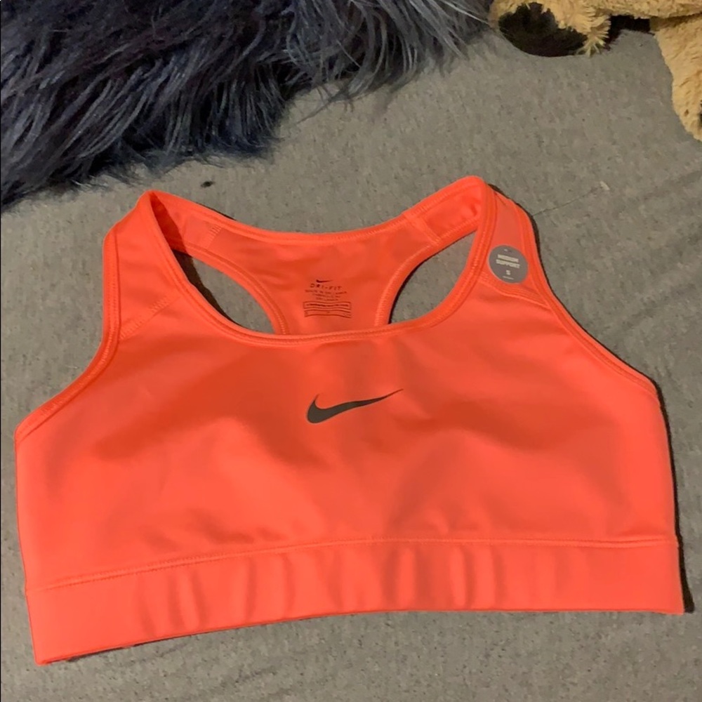 Brand new dry fit Nike sports bra